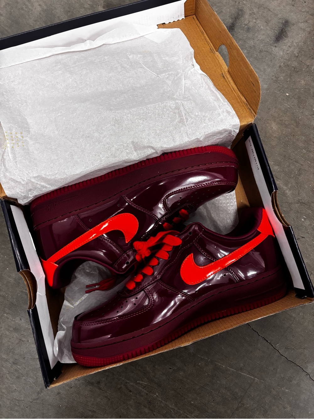 Nike Men’s Air Force 1 - Burgundy Upper with Bright orange Laces - Picture 5 of 5